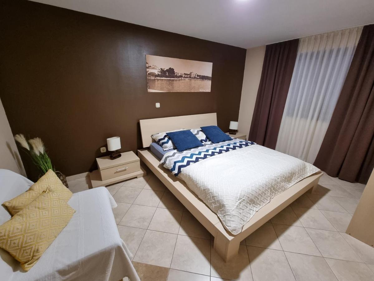 M&M Apartments Biograd Na Moru Bagian luar foto