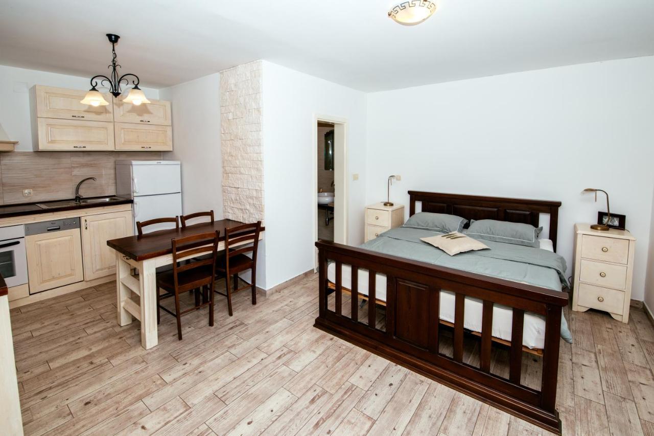 M&M Apartments Biograd Na Moru Bagian luar foto